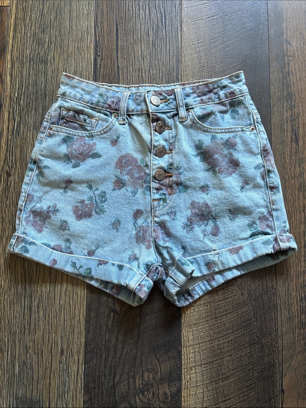 BDG Super High Rise Foxy Jorts Light Blue Denim Shorts w Pink Rose Print Sz 24